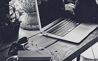 FB体育登录入口-赛车工程师揭秘：调校技巧让速度更上一层楼，赛车工作