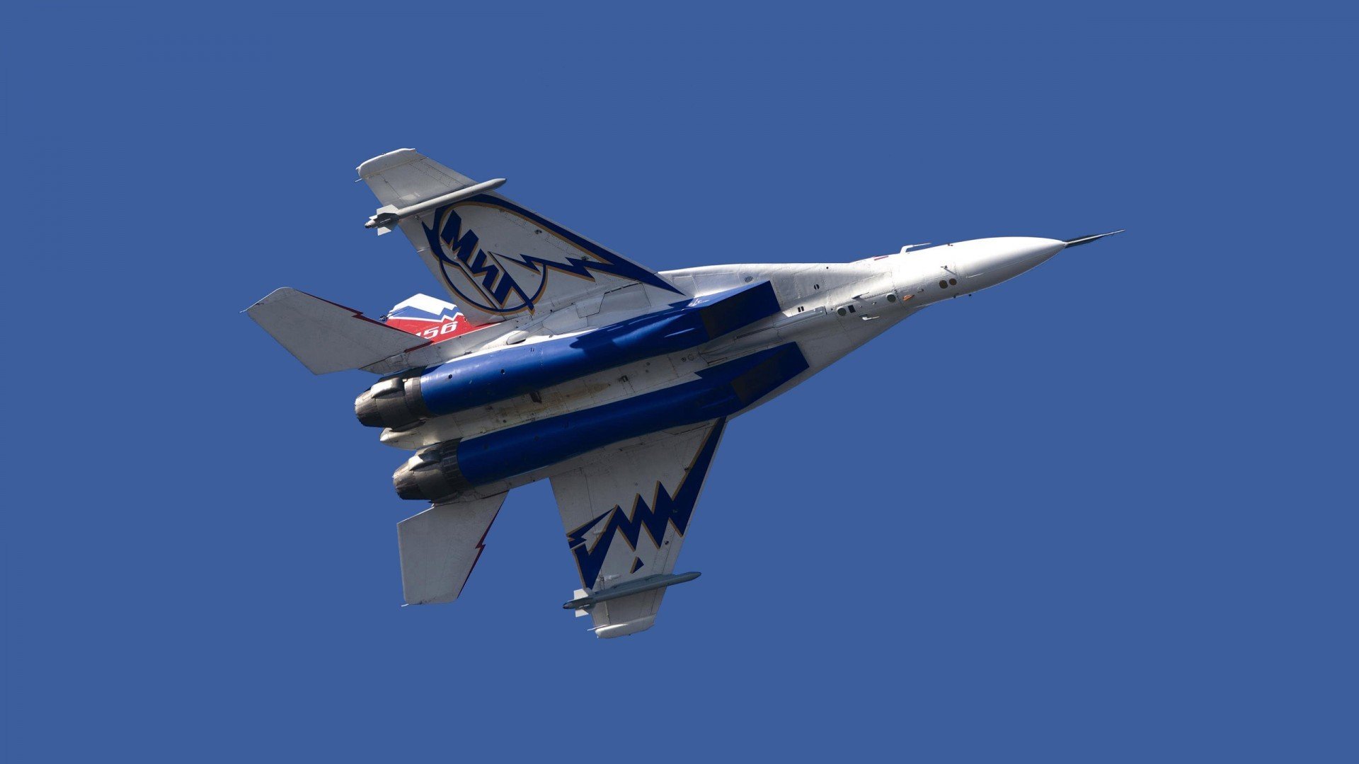 世界风筝节体育竞技，空中飞翔的艺术之美，世界风筝比赛