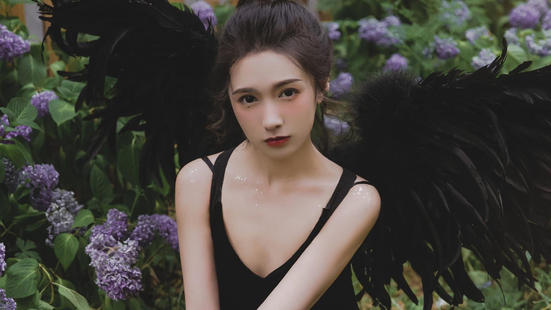 国内外媒体关注，中超带火全民足球热潮，中超专用足球