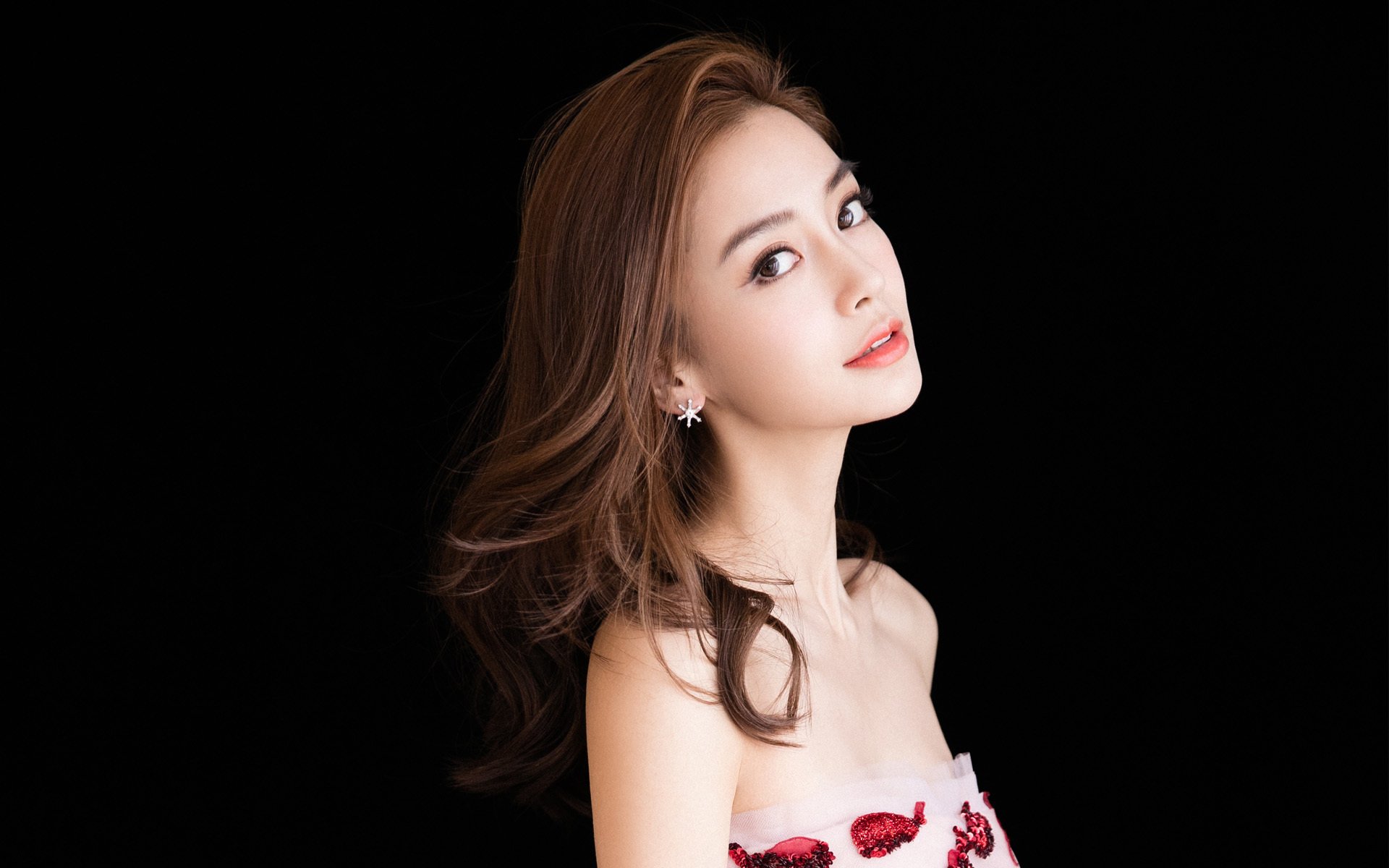 赛前冲刺：车手们的赛日准备全纪录，赛车手比赛前应该做什么