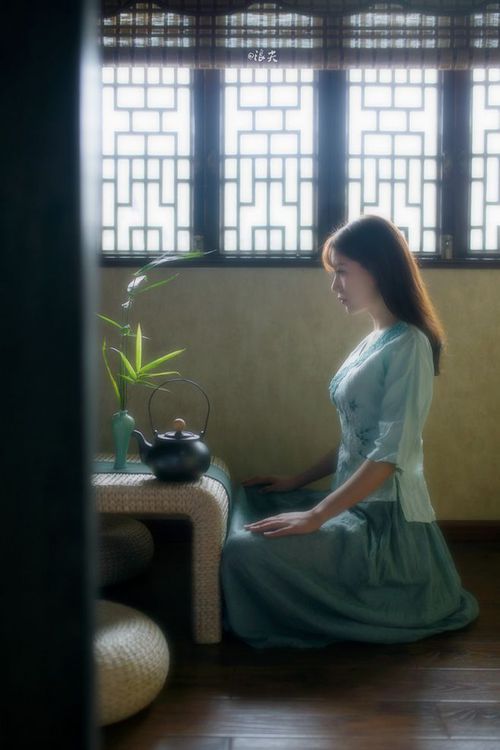 FB体育官网平台-前场攻势，球队进攻火力逐渐增强，前场击球技术种类和基本环节是什么